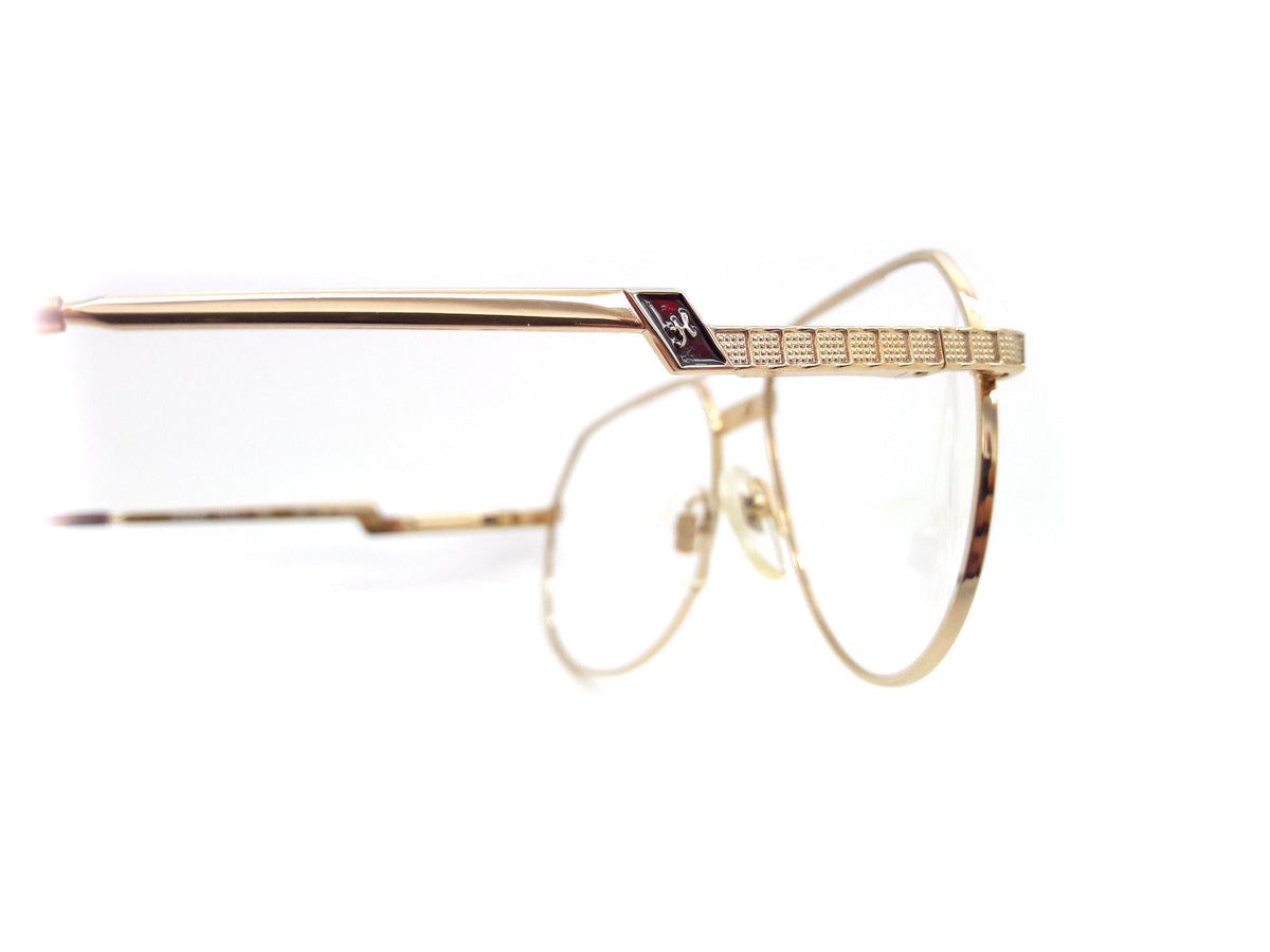 Hilton Exclusive - 021 C3 24KT