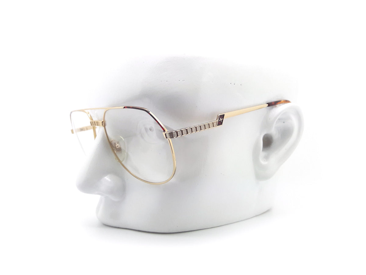 Hilton Exclusive - 021 C3 24KT