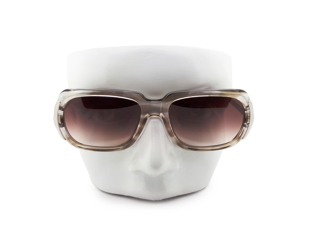 Menrad 2070 Sunglasses with Burgundy gradient lenses