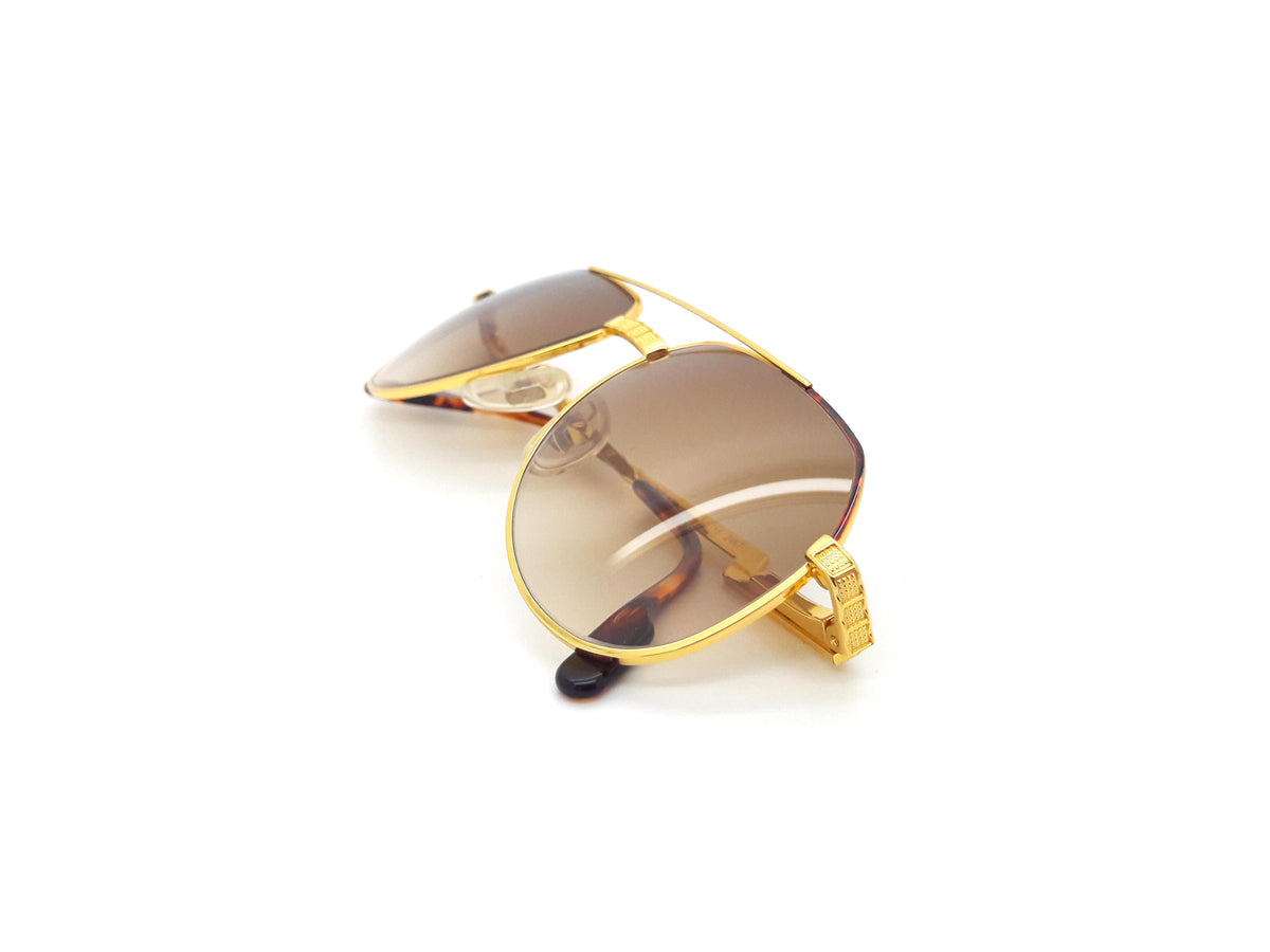 Hilton Exclusive - 021 C2 24KT Gold Plated