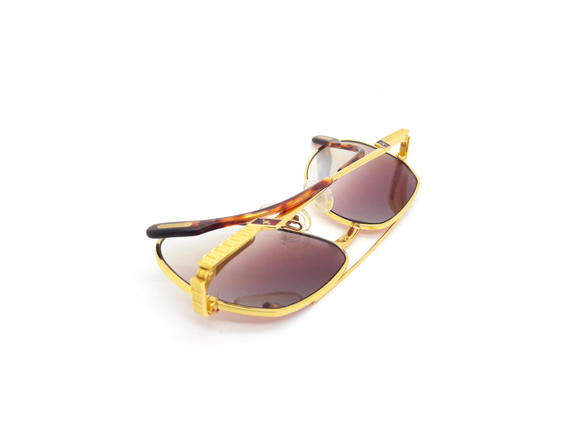 Hilton Exclusive - 021 C2