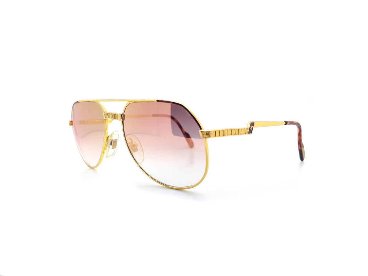 Hilton Exclusive - 021 C2