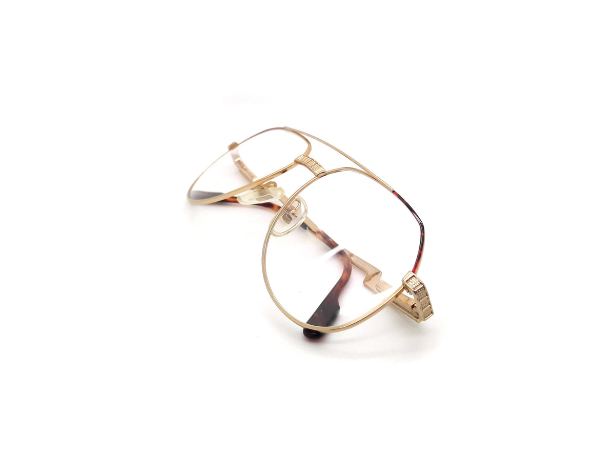 Hilton Exclusive - 021 C3 24KT