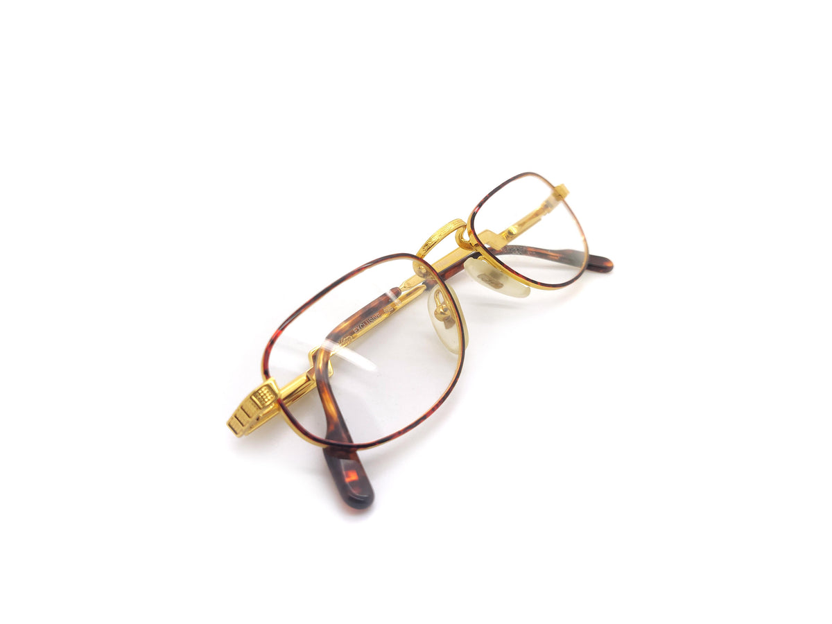 Hilton Exclusive - 023 C2 24KT