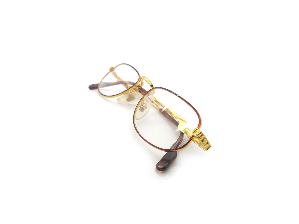 Hilton Exclusive - 023 C2 24KT