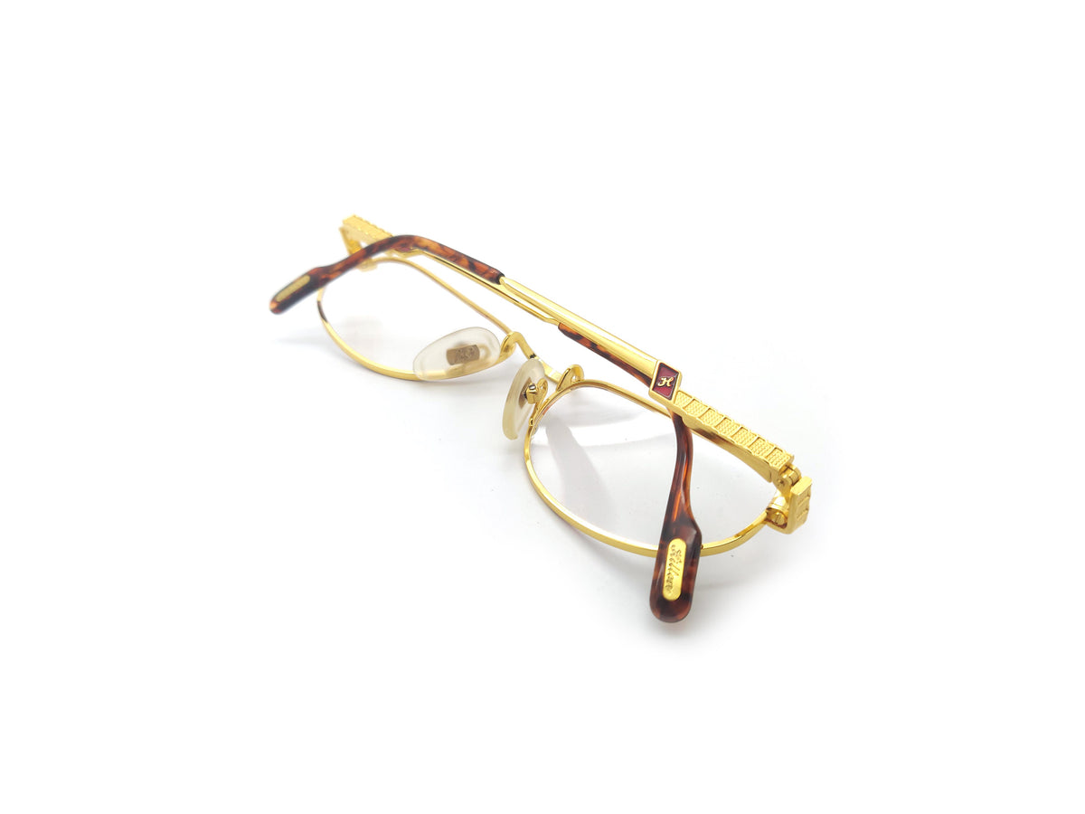 Hilton Exclusive - 023 C2 24KT