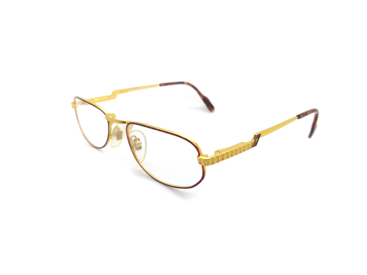 Hilton Exclusive - 023 C2 24KT