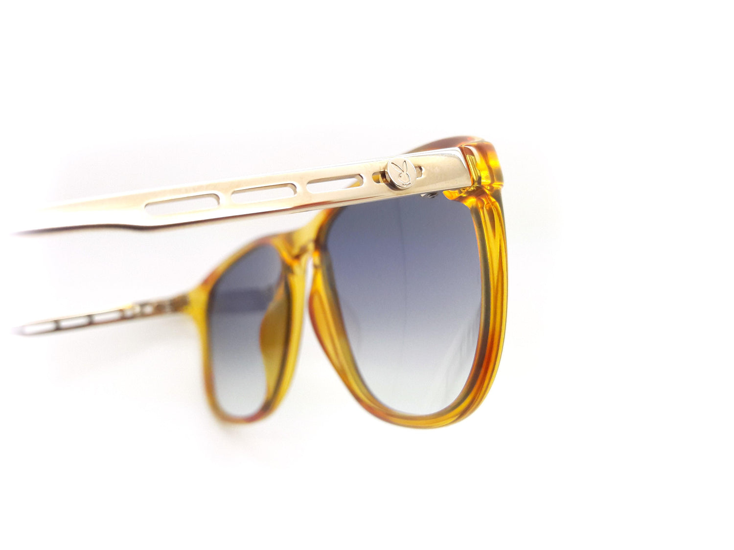 Vintage Y2K Playboy Yellow gold Sunglasses Playboy 4667 70 Vintage Sunglasses – Ed & Sarna Vintage Eyewear main image 3