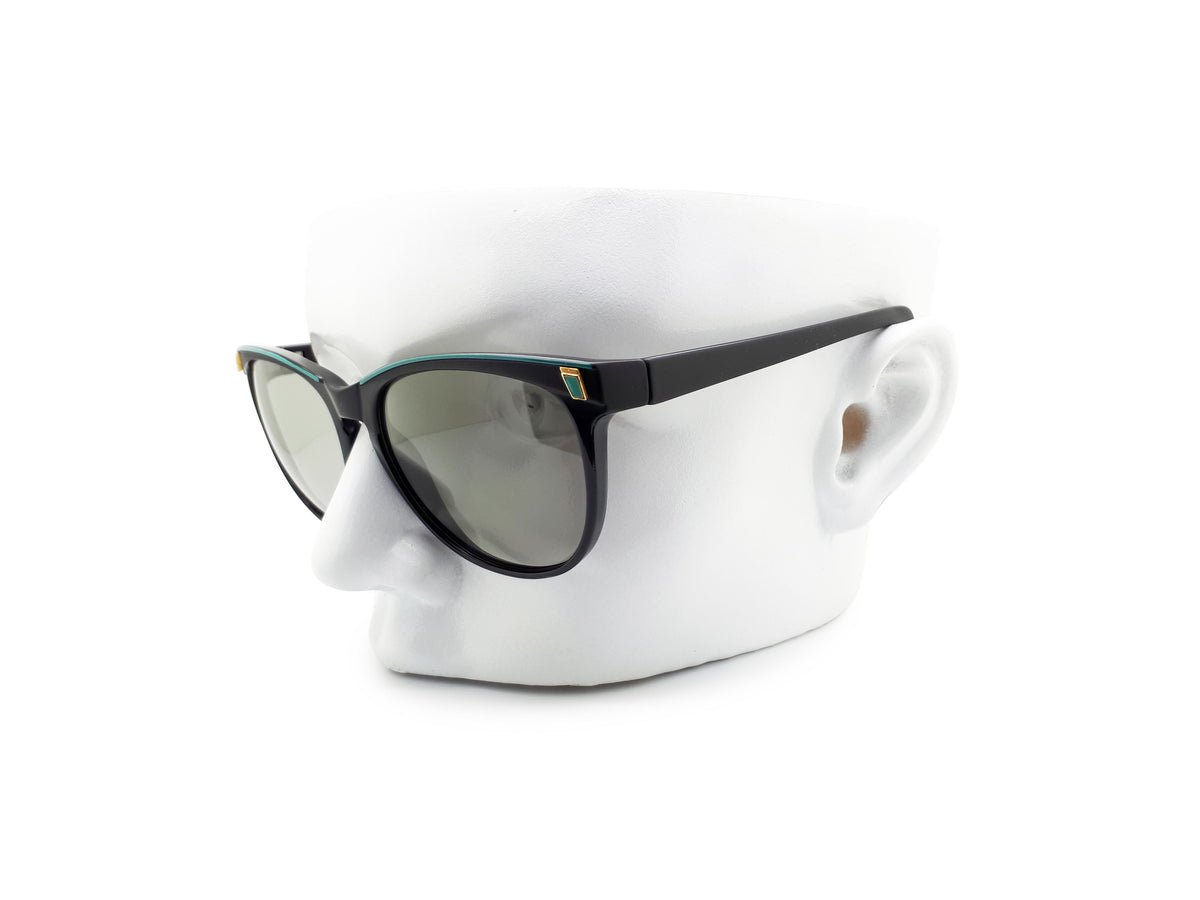 Polaroid - 8063 E