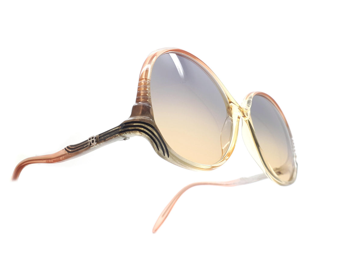 Glamorous 1980s vintage sunglasses 